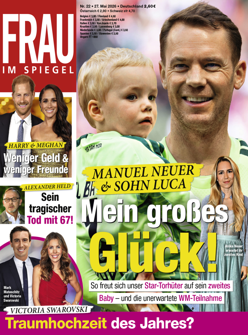 FRAU IM SPIEGEL