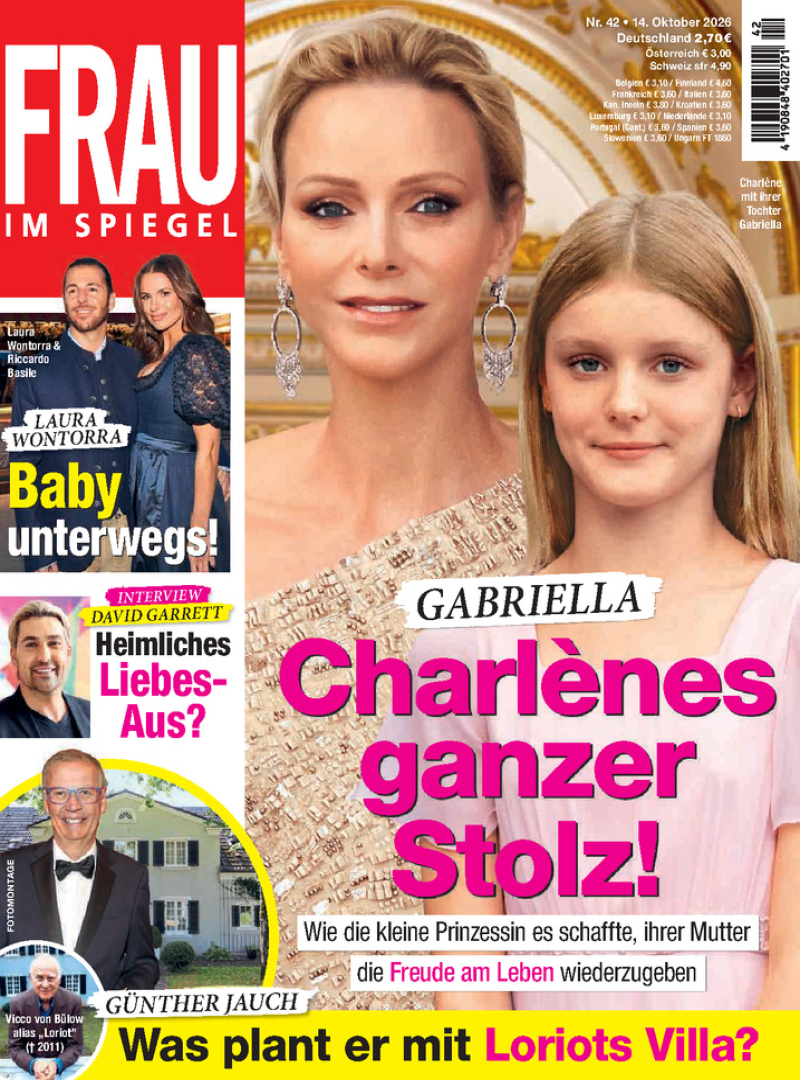 FRAU IM SPIEGEL